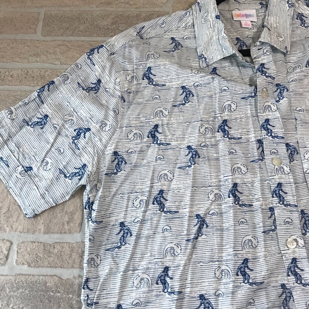LuLaRoe Michael shirt surfer small NWT white blue